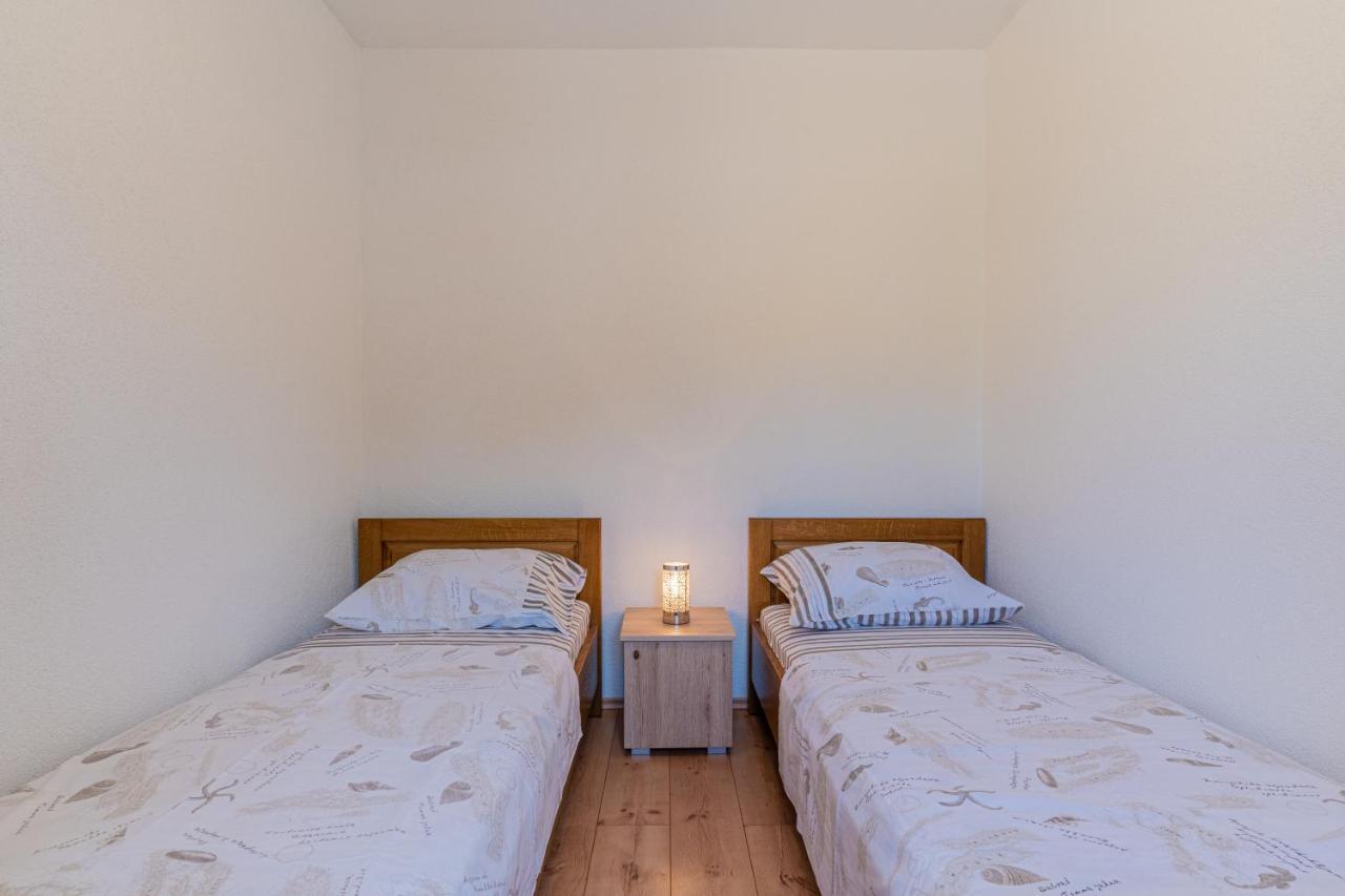 Apartment Jurasic Orlec Esterno foto