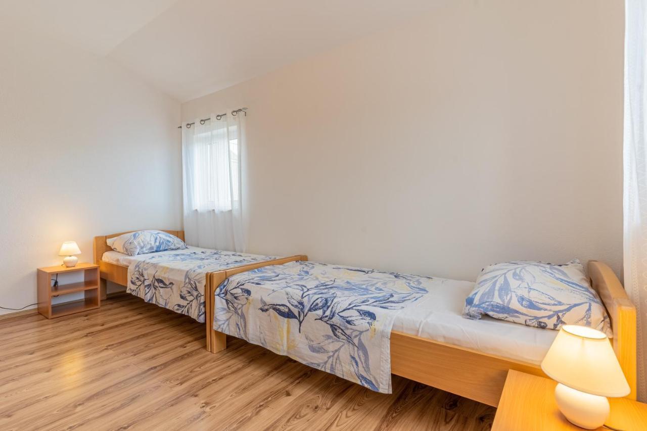 Apartment Jurasic Orlec Esterno foto