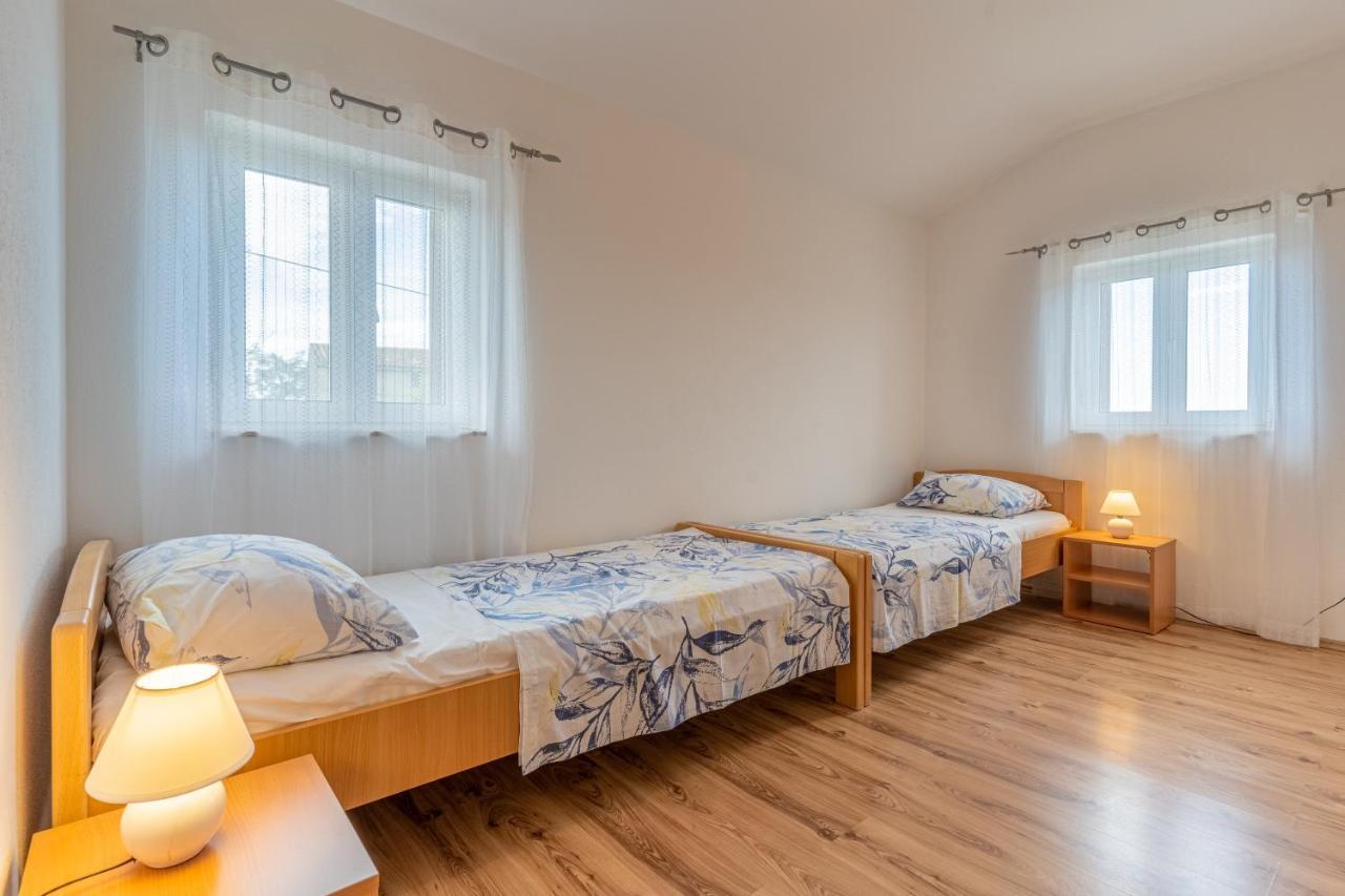 Apartment Jurasic Orlec Esterno foto